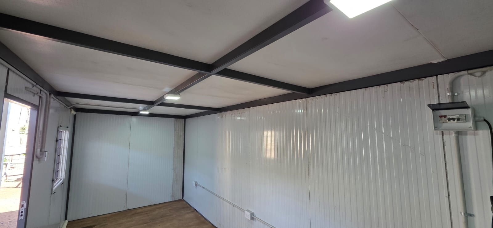Interior modular con dormitorio
